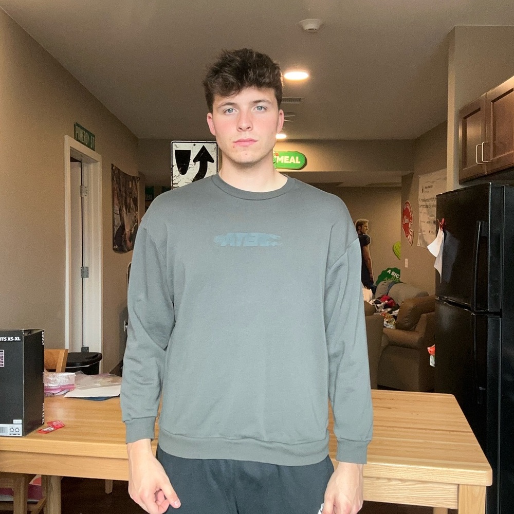 ASOS Design Gray Embroidered Crewneck Sweatshirt – Men’s Medium